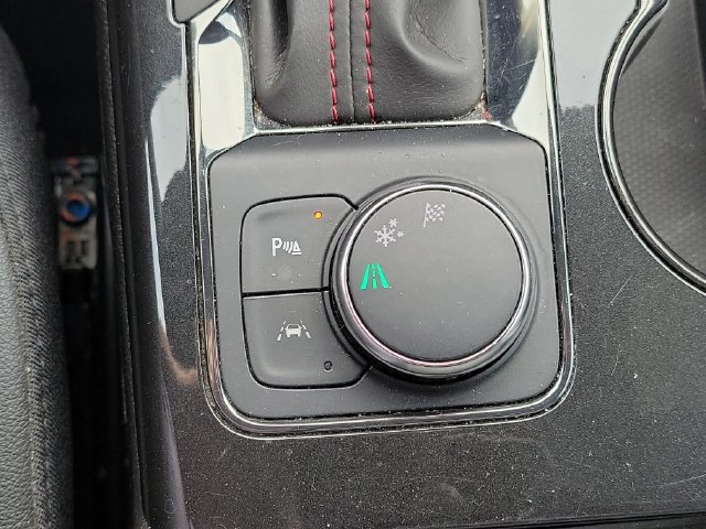 Certified 2025 Chevrolet Blazer RS FWD image 19