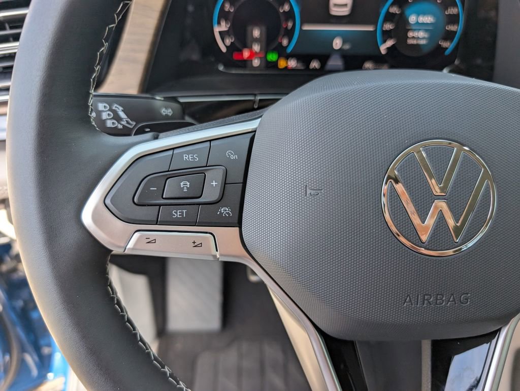 Used 2025 Volkswagen Atlas SE image 16