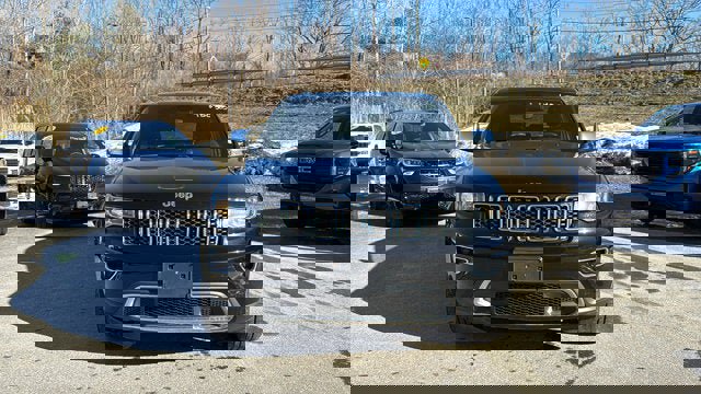 Used 2019 Jeep Grand Cherokee Limited AWD/4WD image 3