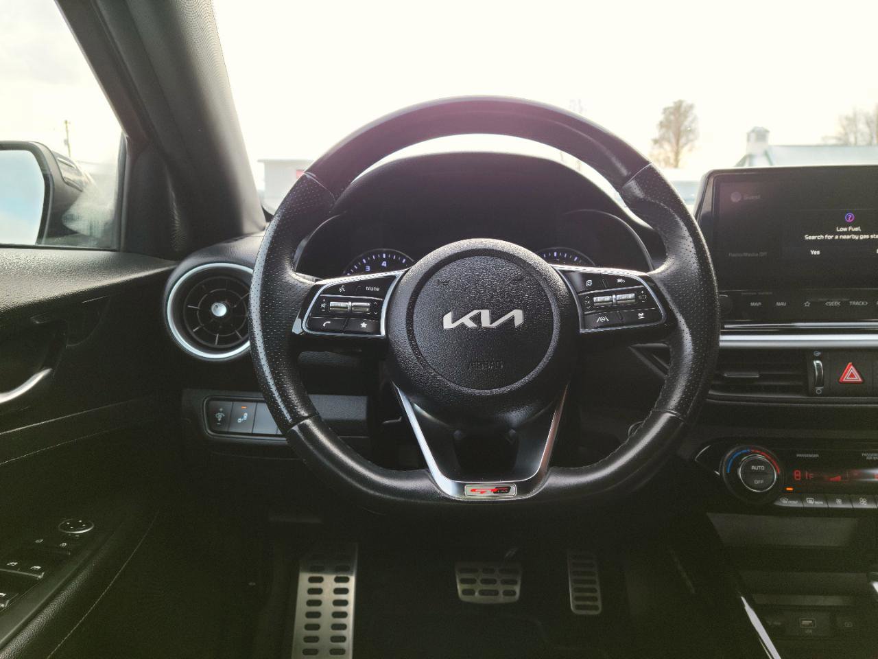 Used 2022 Kia Forte GT-Line w/ GT-Line Premium Package image 10