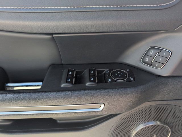 Used 2024 Ford Expedition Max XLT image 13