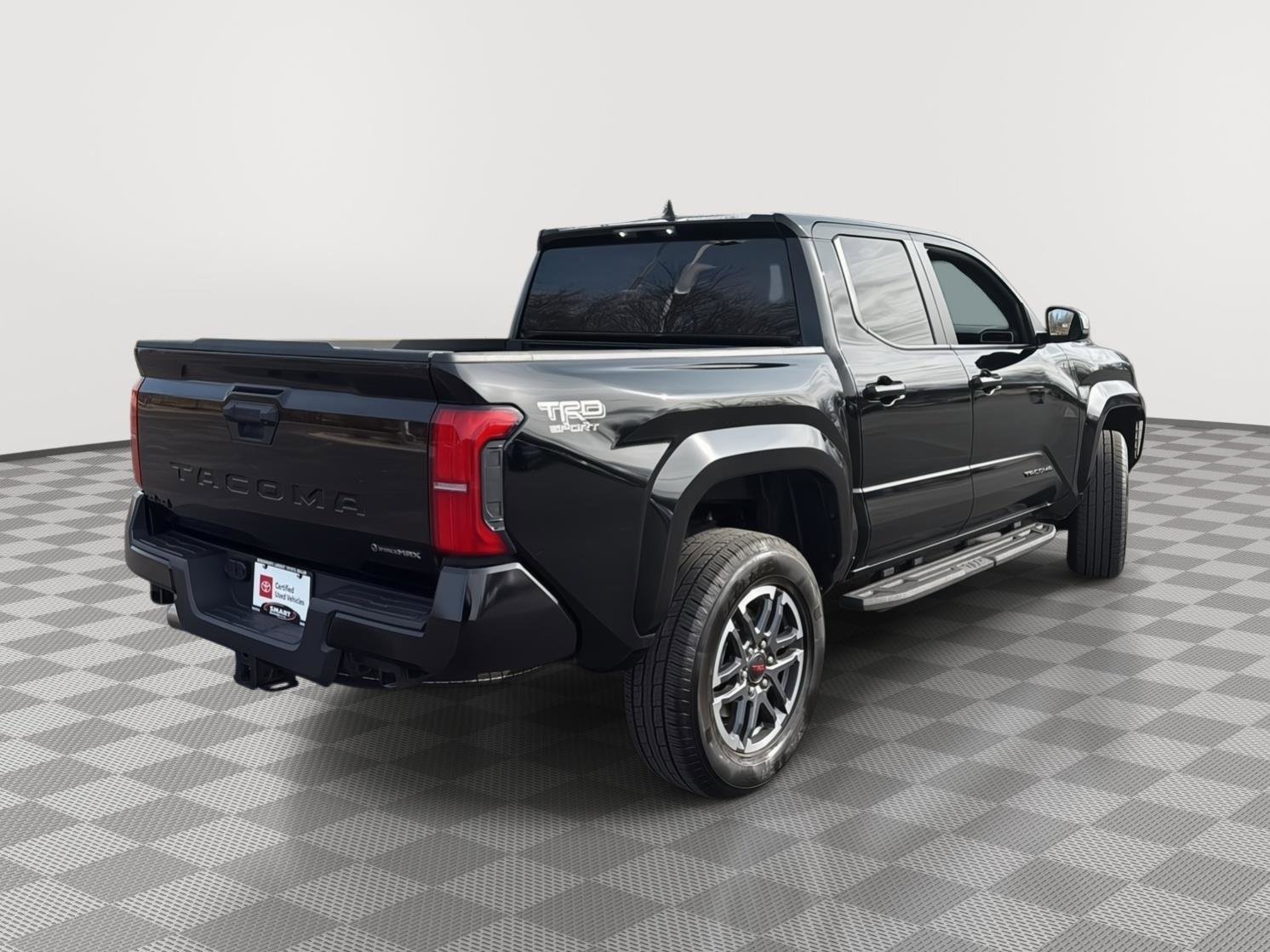 Used 2024 Toyota Tacoma TRD Sport AWD/4WD image 9