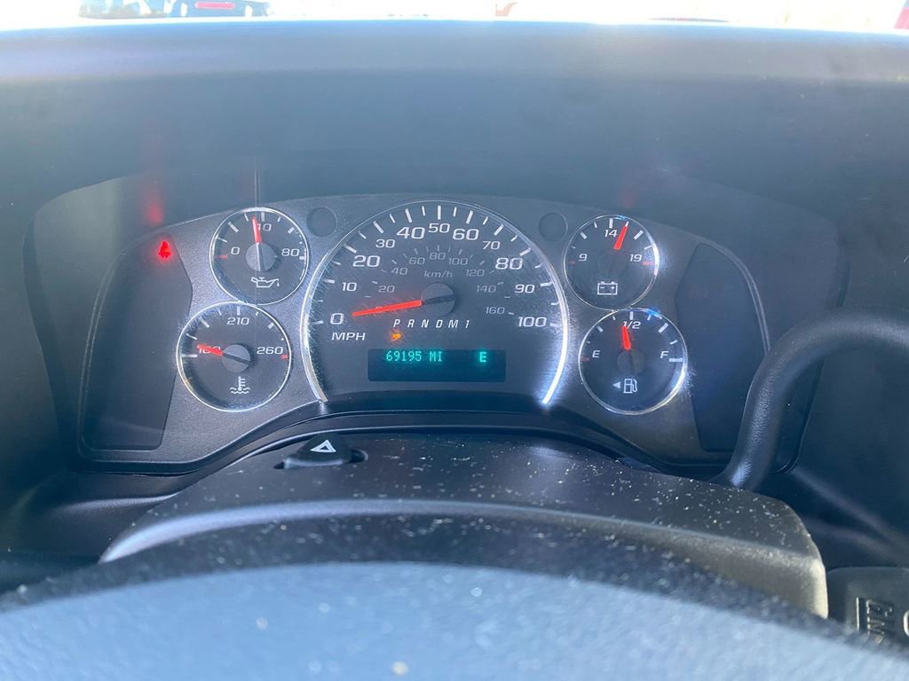 Used 2017 Chevrolet Express 2500 LS image 18