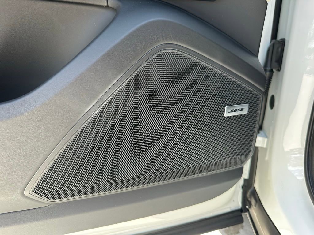 Used 2025 Porsche Cayenne image 16
