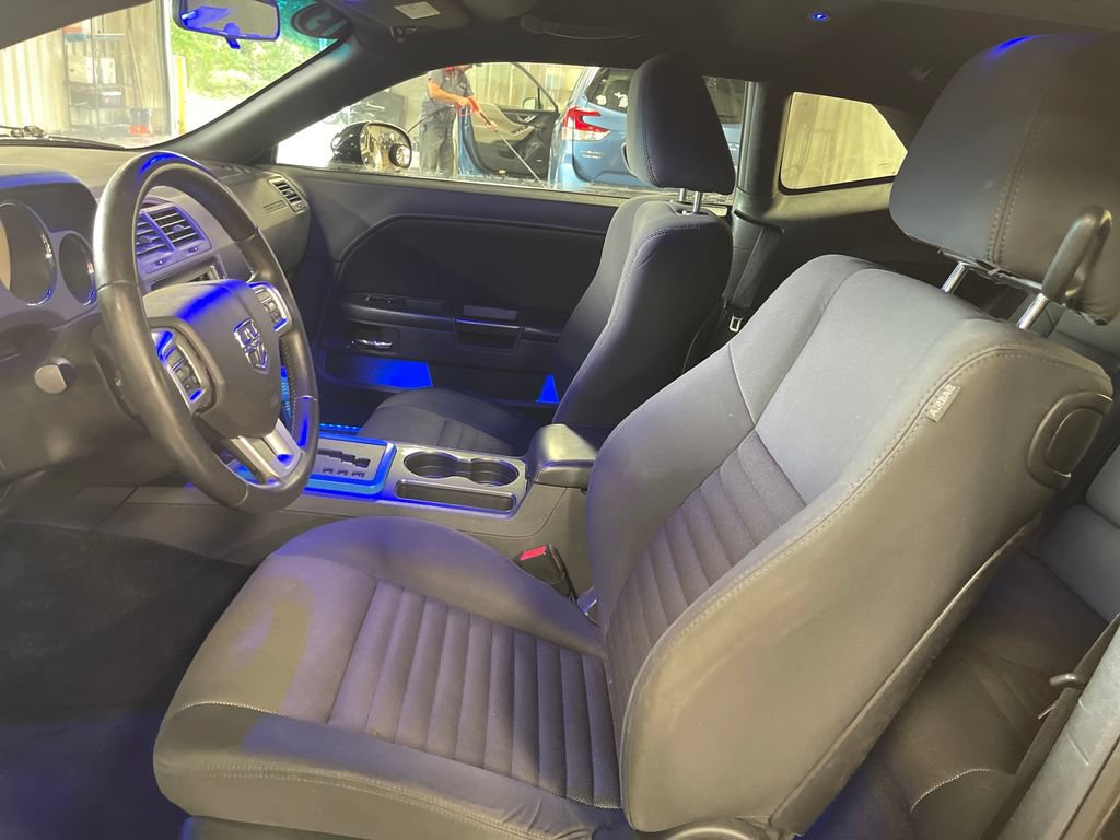 Used 2013 Dodge Challenger SXT RWD image 14