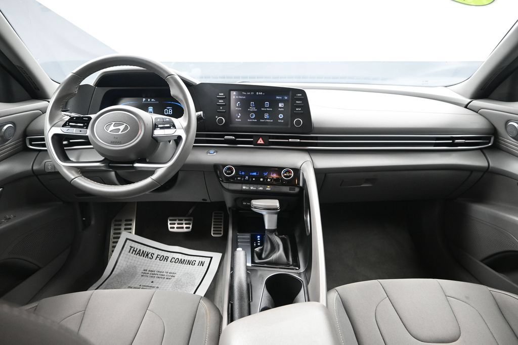 Used 2025 Hyundai Elantra Sport FWD image 26
