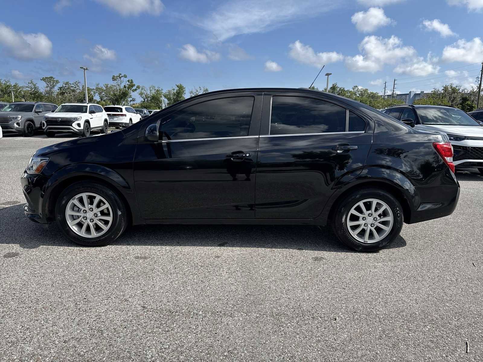Used 2020 Chevrolet Sonic LT w/ Convenience Package FWD image 3