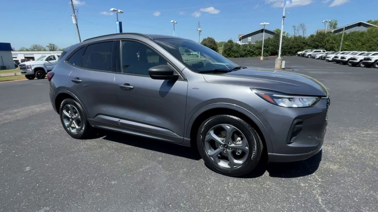 Used 2024 Ford Escape ST-Line w/ Tech Pack #1 FWD image 2
