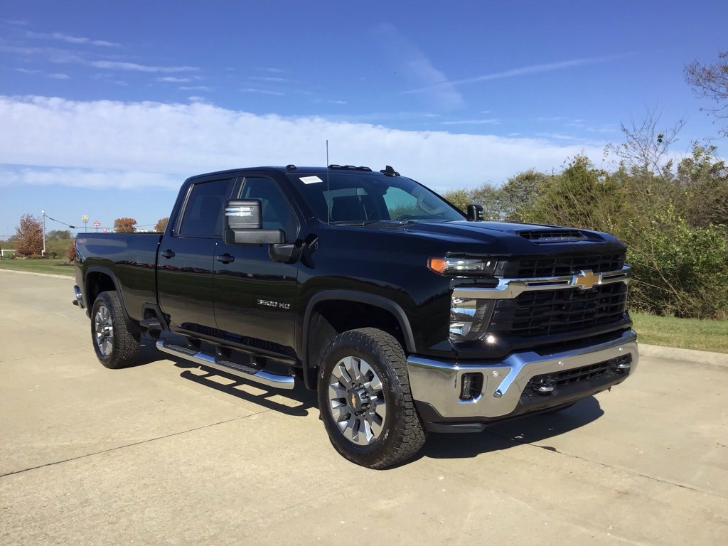 New 2026 Chevrolet Silverado 3500 LT image 1