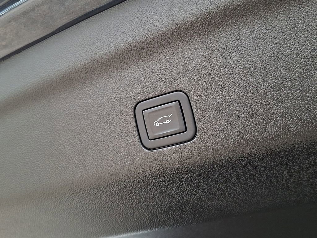 Used 2022 Chevrolet Tahoe Premier AWD/4WD image 29