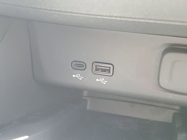 Used 2025 Buick Envista Preferred w/ Convenience II Package image 20