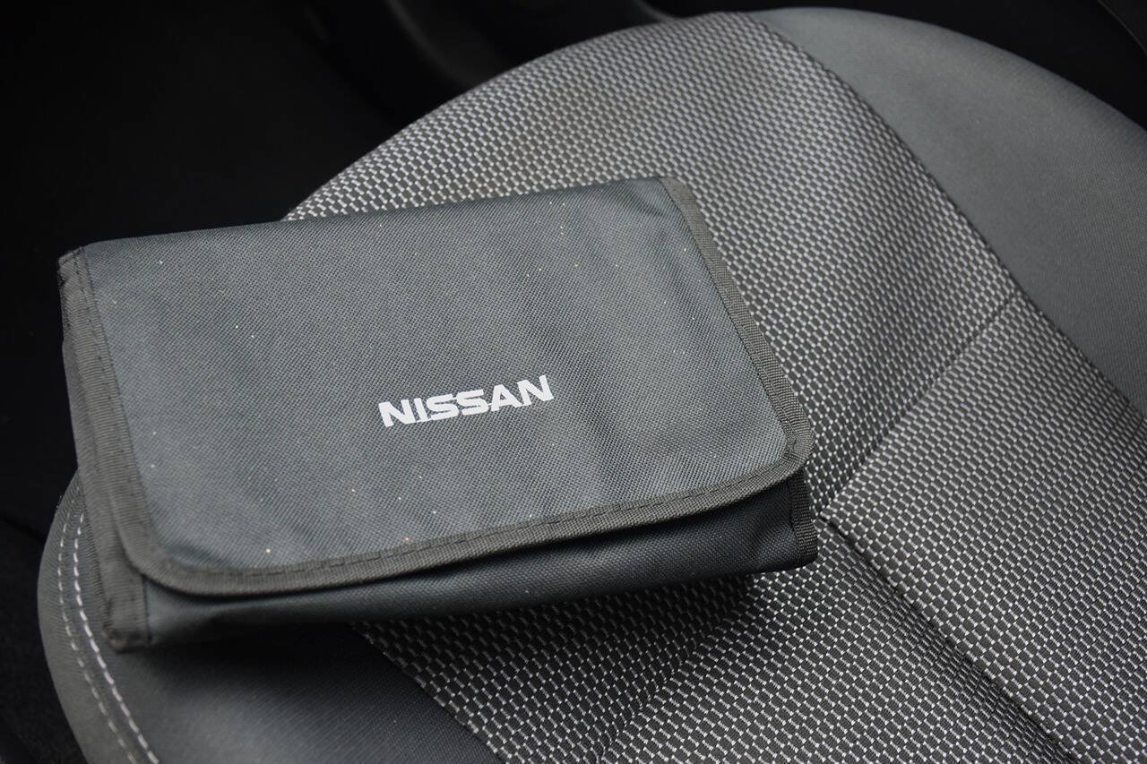 Used 2014 Nissan Versa SV FWD image 22