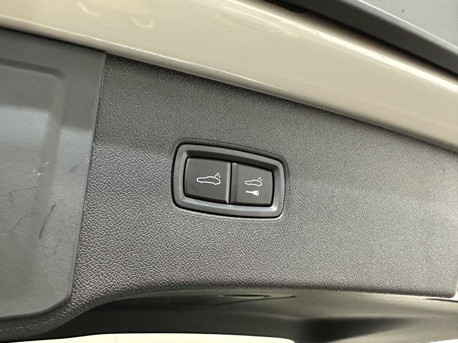 Certified 2025 Porsche Cayenne Turbo AWD/4WD image 40