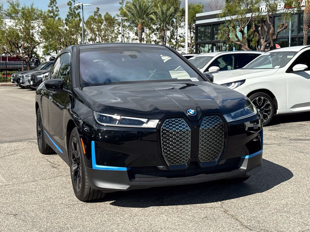 Certified 2024 BMW iX xDrive50 AWD/4WD image 5
