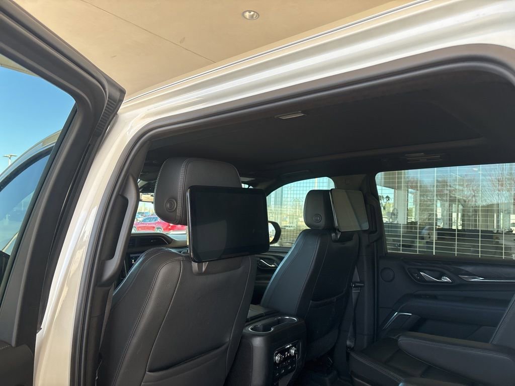 Used 2021 GMC Yukon XL Denali w/ Denali Premium Package AWD/4WD image 10