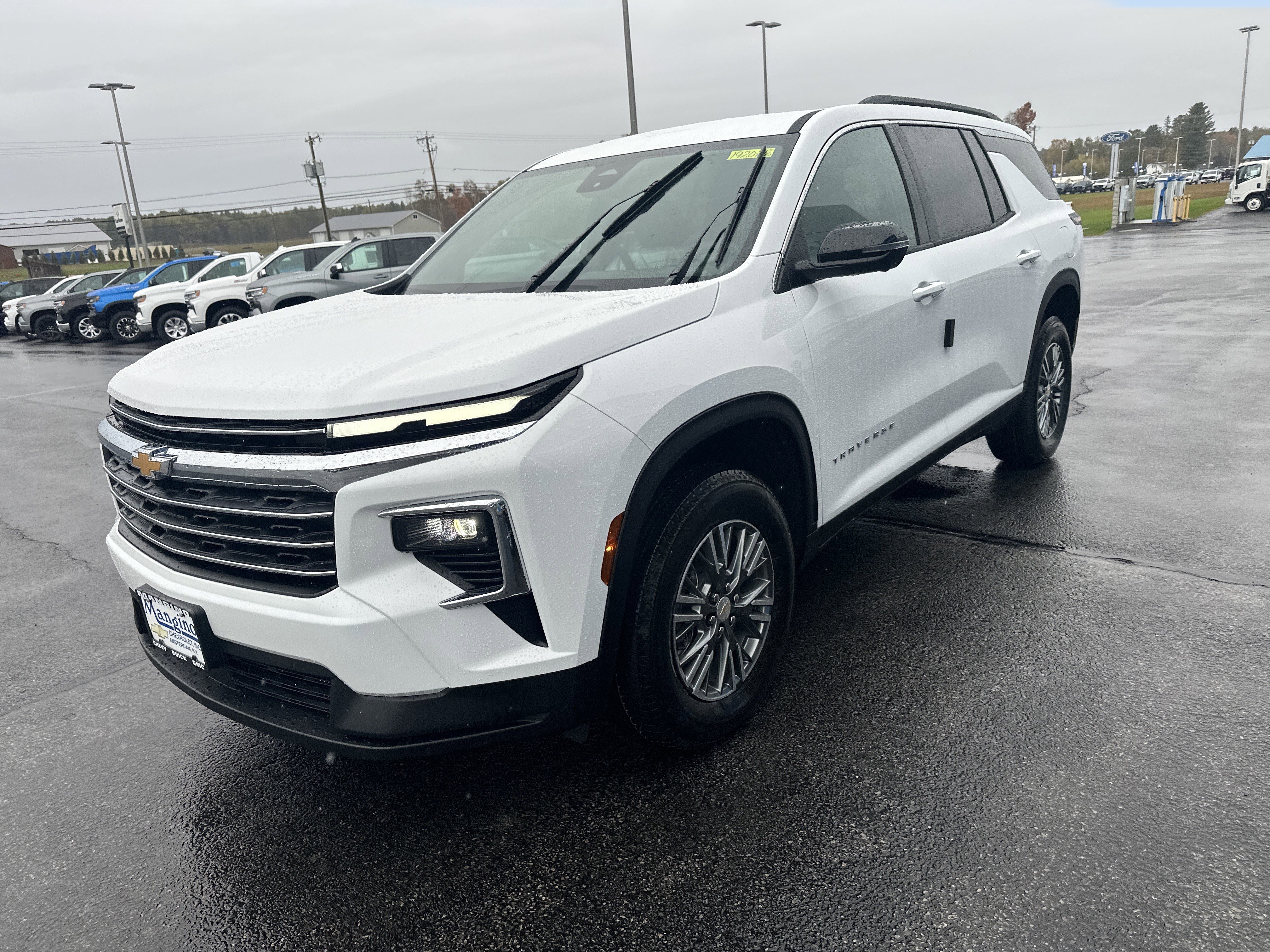 New 2026 Chevrolet Traverse LT w/ Driver Confidence Package AWD/4WD image 4
