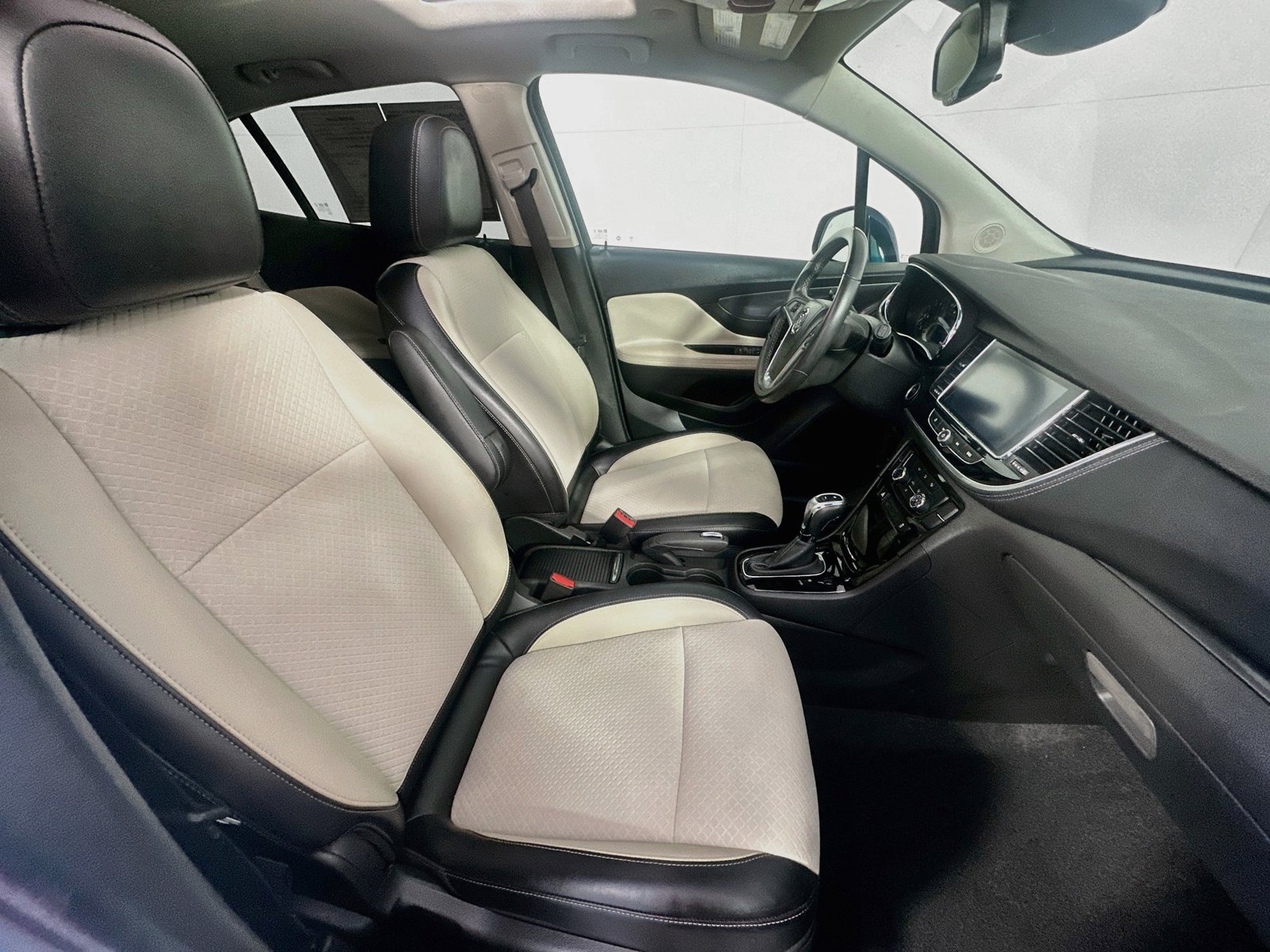 Used 2020 Buick Encore Preferred w/ Safety Package FWD image 25
