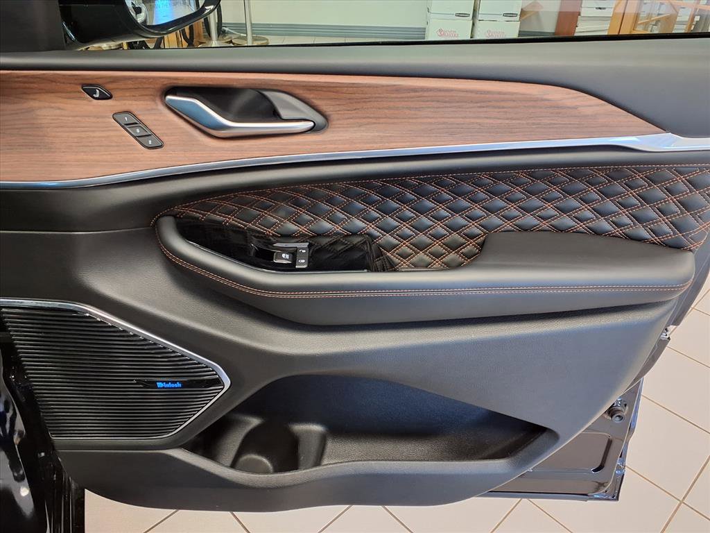 Used 2023 Jeep Grand Cherokee Summit w/ Adv Protech Group IV image 12