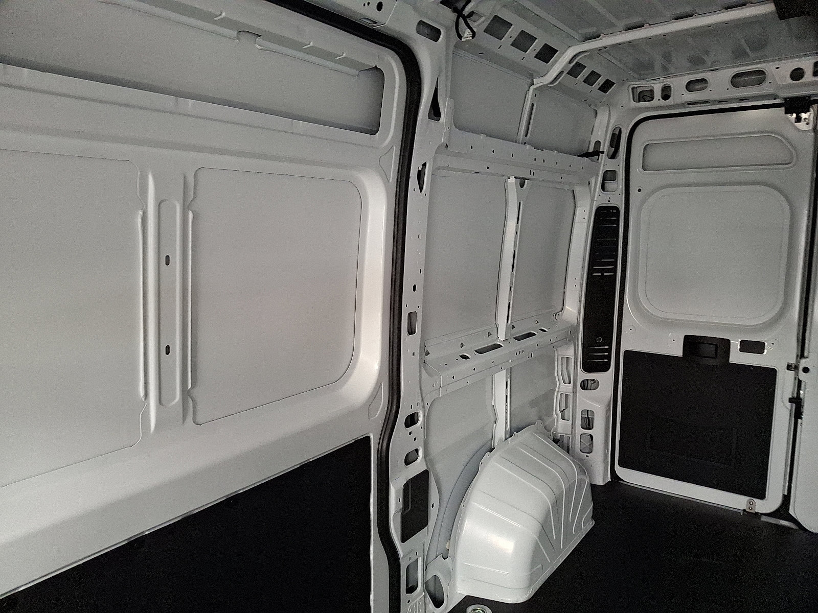 New 2026 RAM ProMaster 1500 w/ Quick Order Package 22G SLT image 11