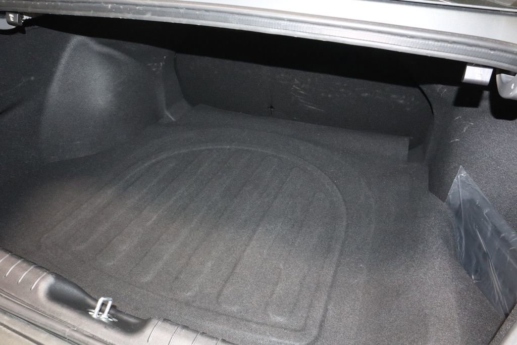 Certified 2025 Hyundai Elantra SEL image 17