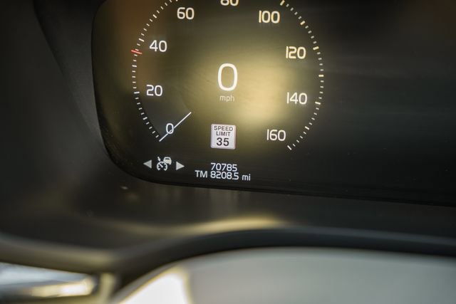 Used 2021 Volvo XC60 T5 Momentum w/ Advanced Package image 43