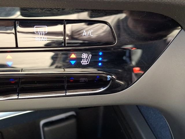 Used 2023 Buick Envision Avenir image 26