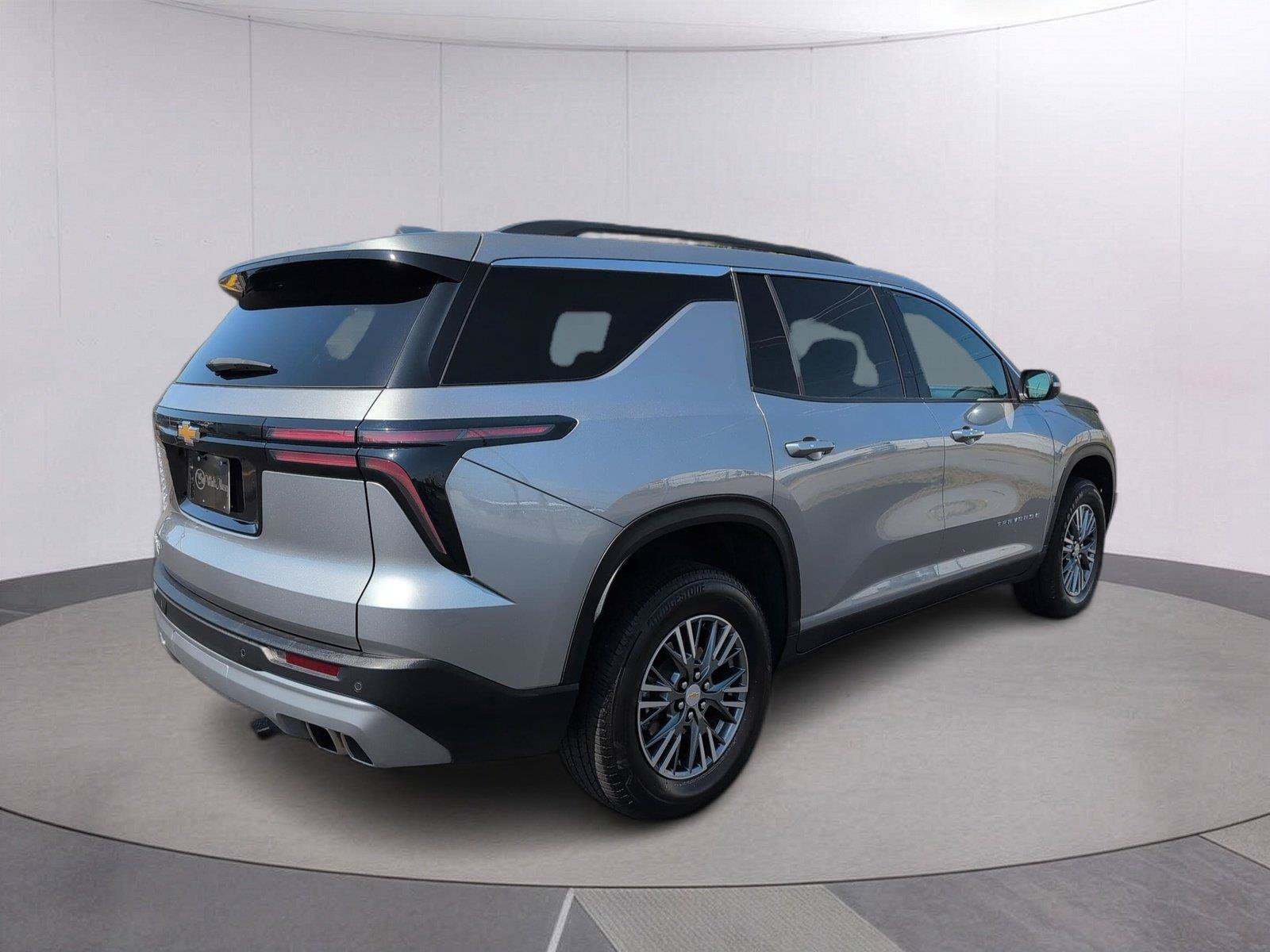 Certified 2025 Chevrolet Traverse LT FWD image 7