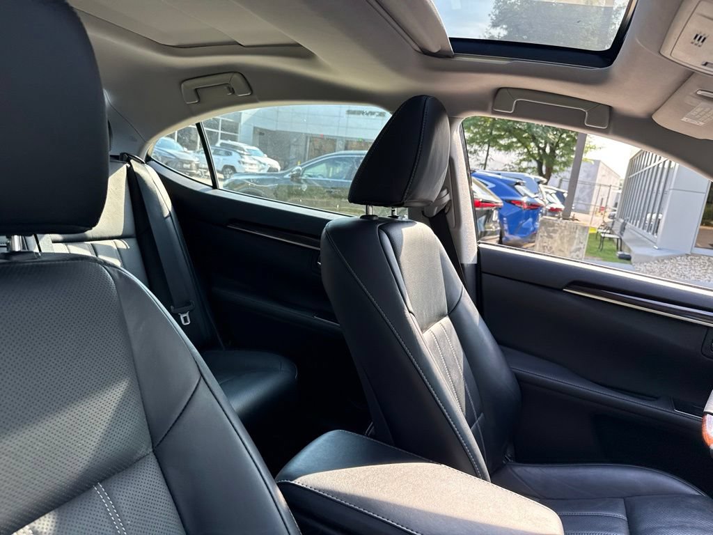 Used 2018 Lexus ES 350 w/ Luxury Package w/Wood Trim FWD image 10