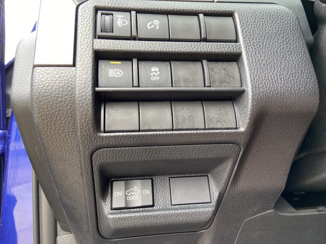 Used 2025 Toyota Tacoma SR5 AWD/4WD image 44