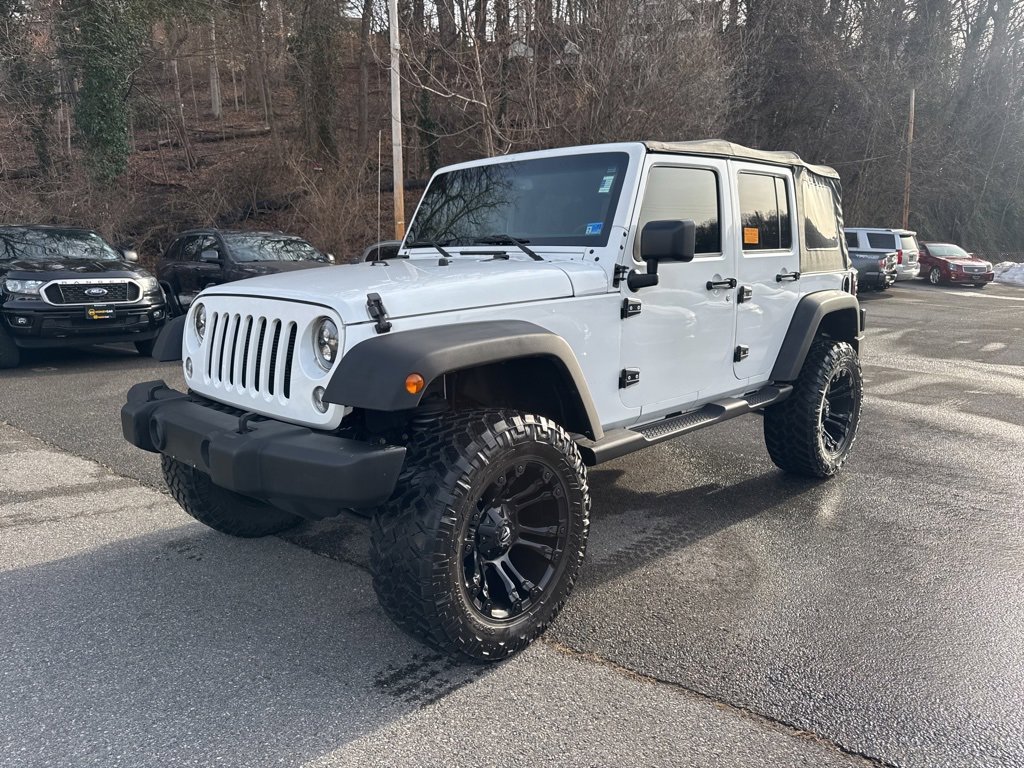 Used 2016 Jeep Wrangler Unlimited Rubicon w/ Connectivity Group image 3
