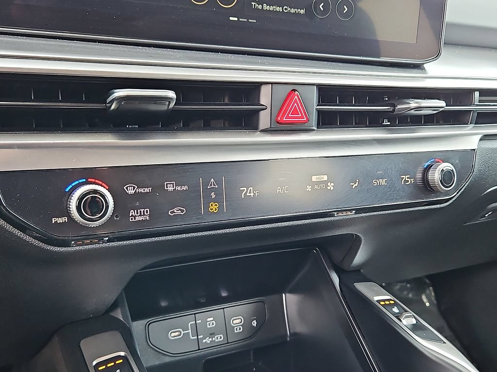 Used 2025 Kia Sorento S FWD image 18