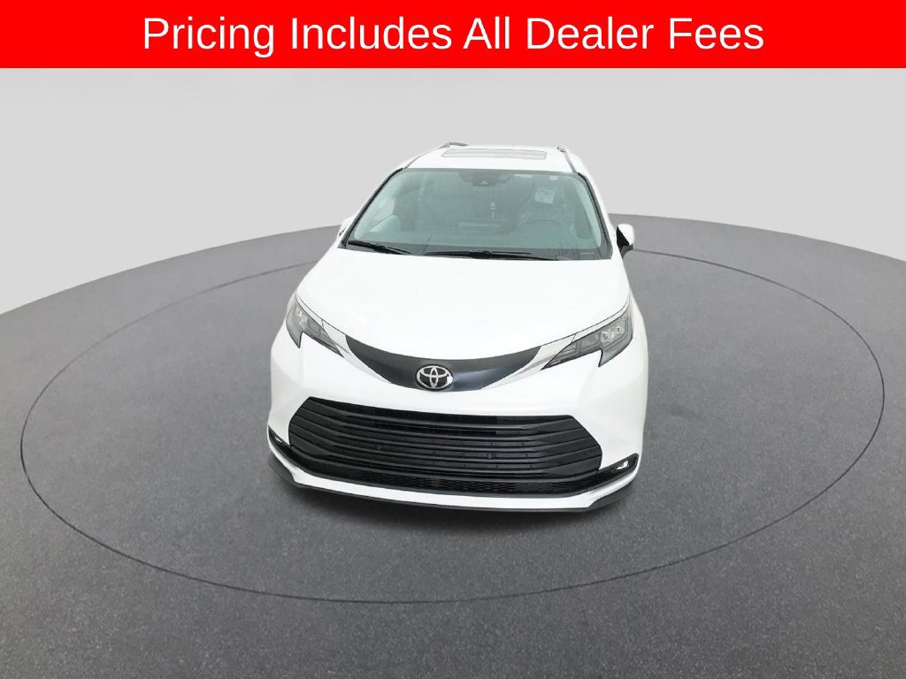 New 2026 Toyota Sienna XLE FWD image 15