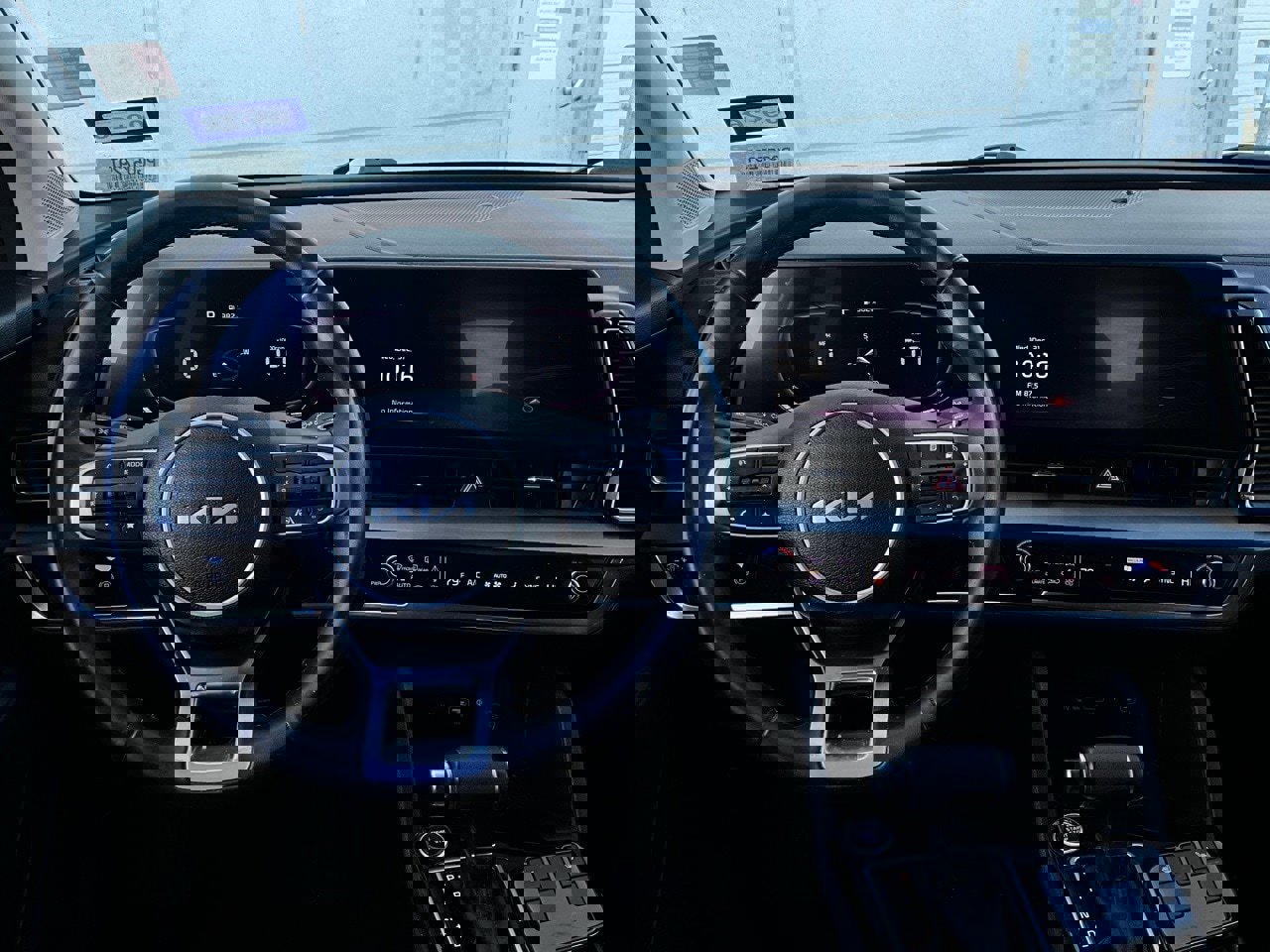 Used 2023 Kia Sportage EX image 14