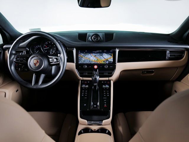 Certified 2025 Porsche Macan 2.0L I4 Turbo image 12