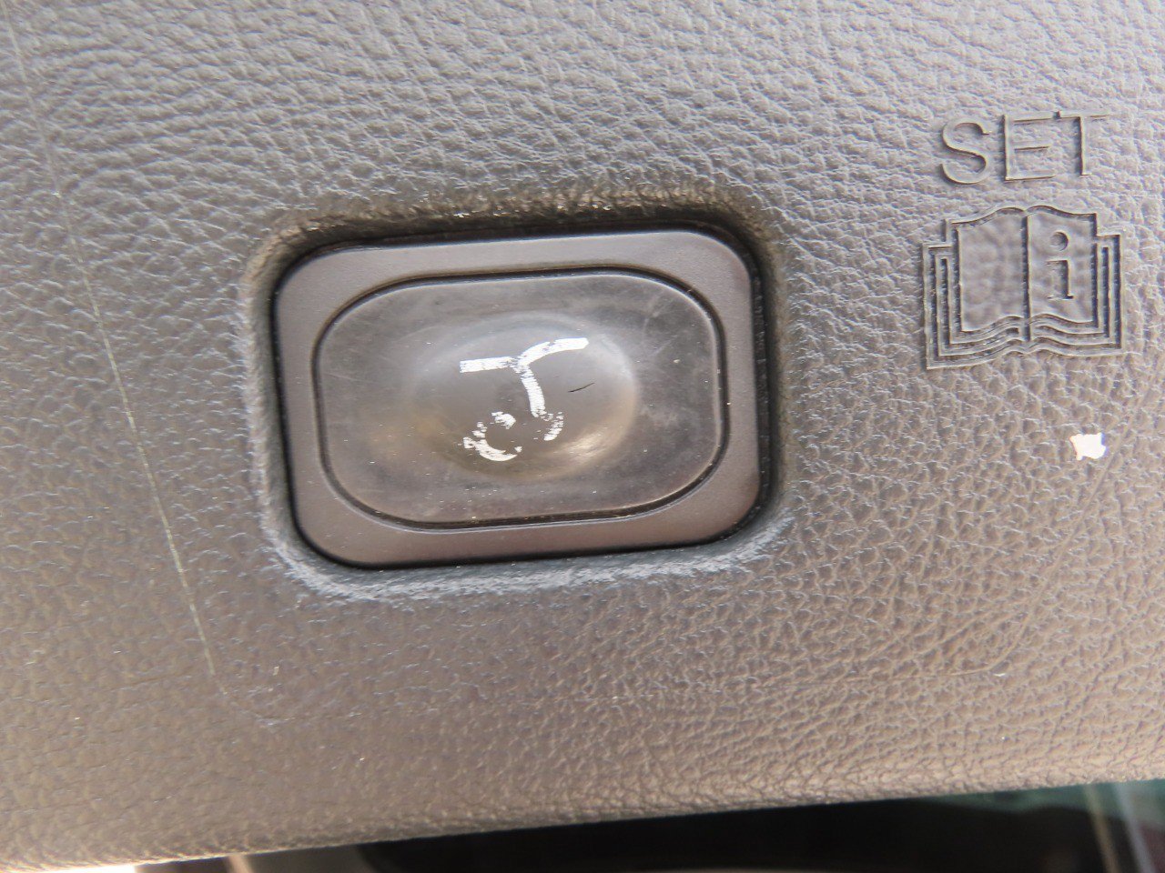 Used 2020 Ford Edge SEL w/ Convenience Package FWD image 15