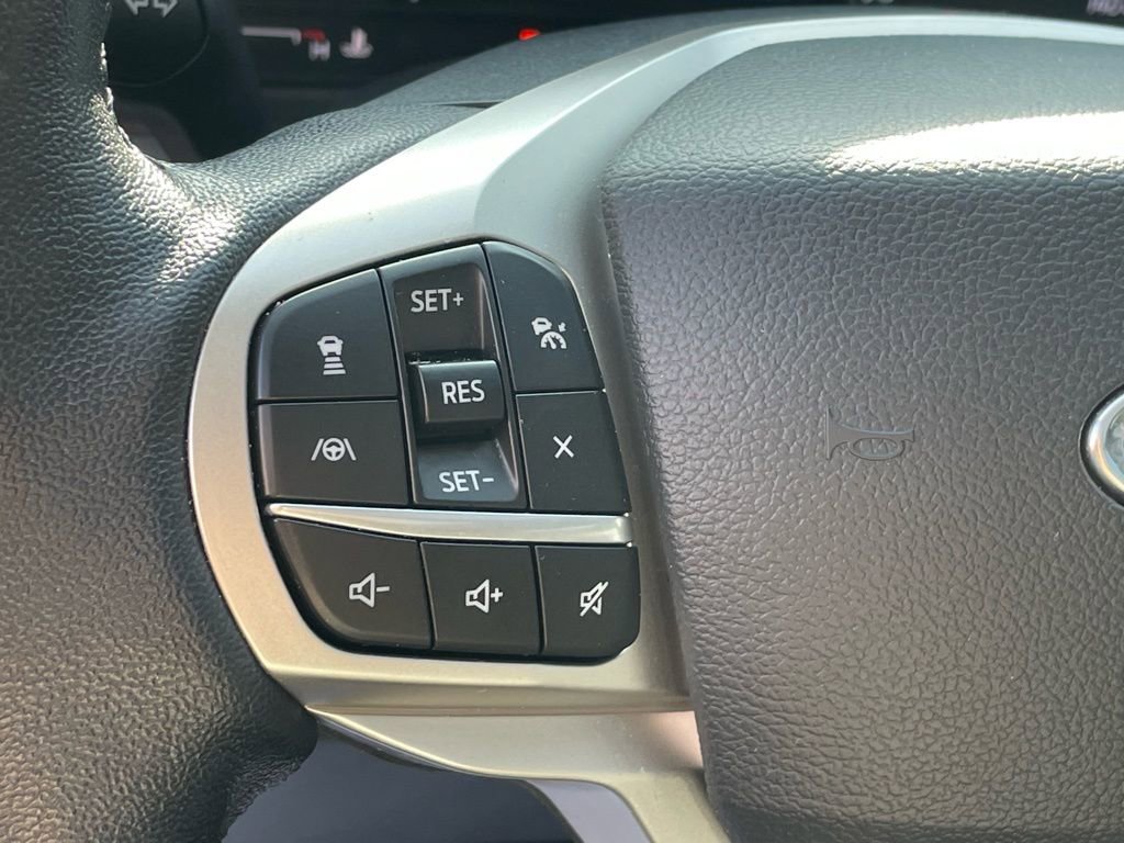 Used 2022 Ford Explorer Limited w/ Equipment Group 301A image 33