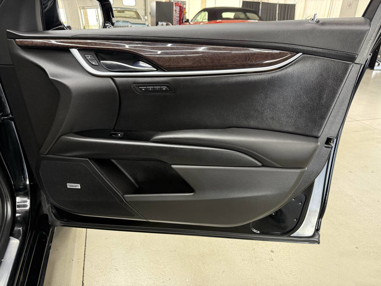 Used 2015 Cadillac XTS Luxury AWD/4WD image 16