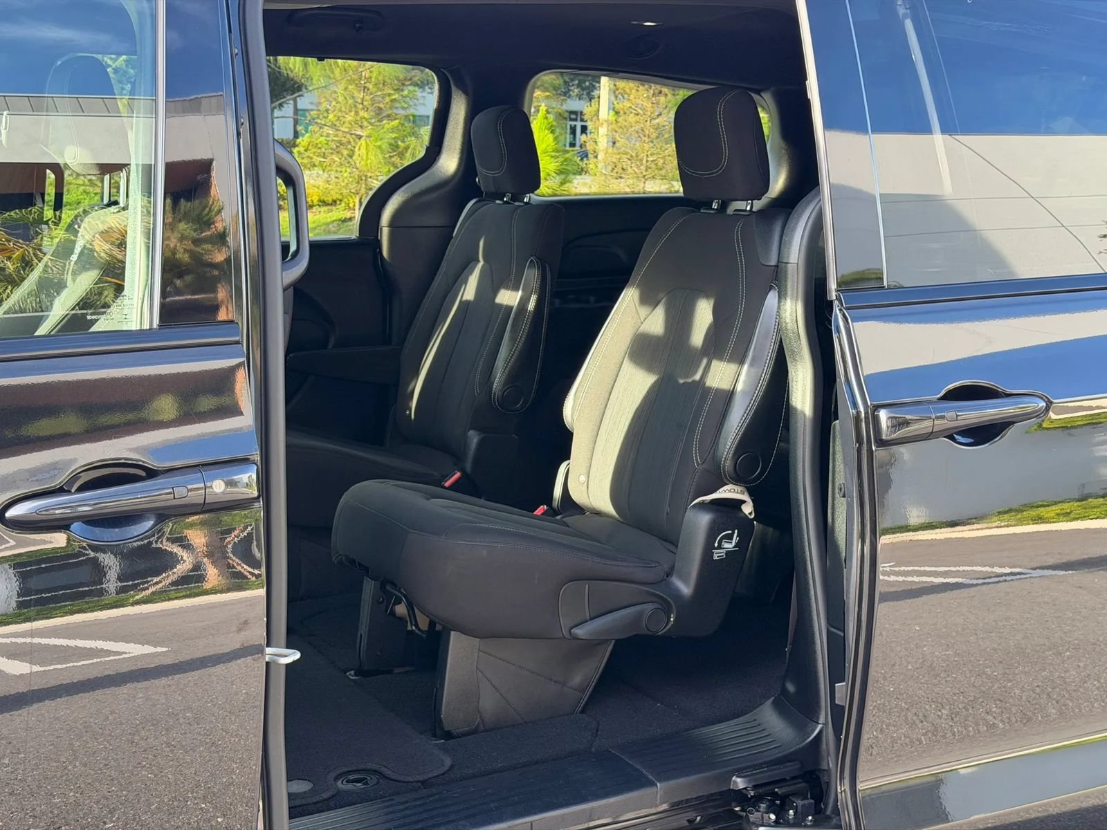 Used 2020 Chrysler Pacifica Touring w/ S Appearance Package FWD image 35