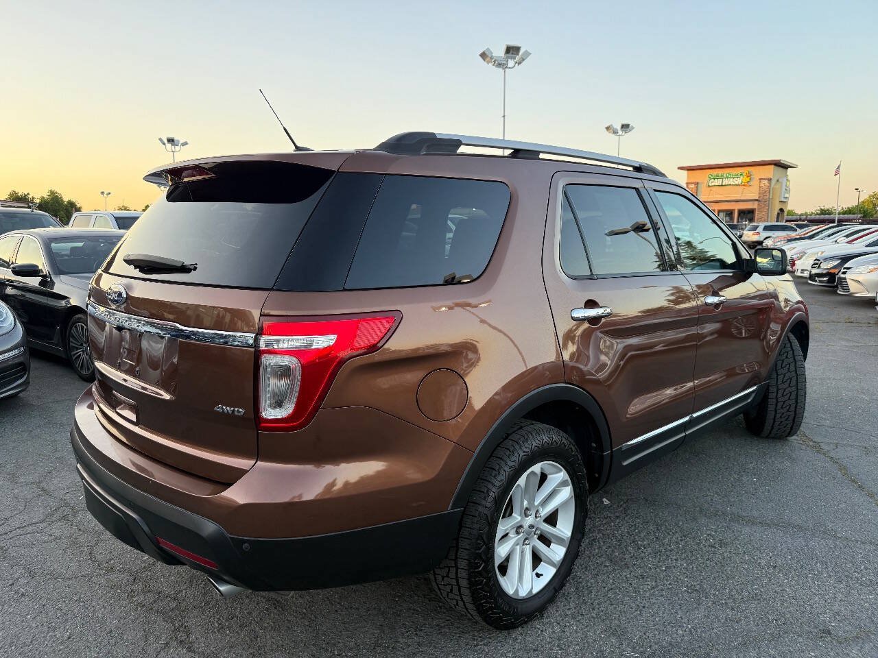 Used 2012 Ford Explorer XLT AWD/4WD image 8