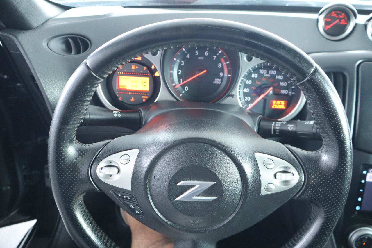 Used 2017 Nissan 370Z Coupe RWD image 18