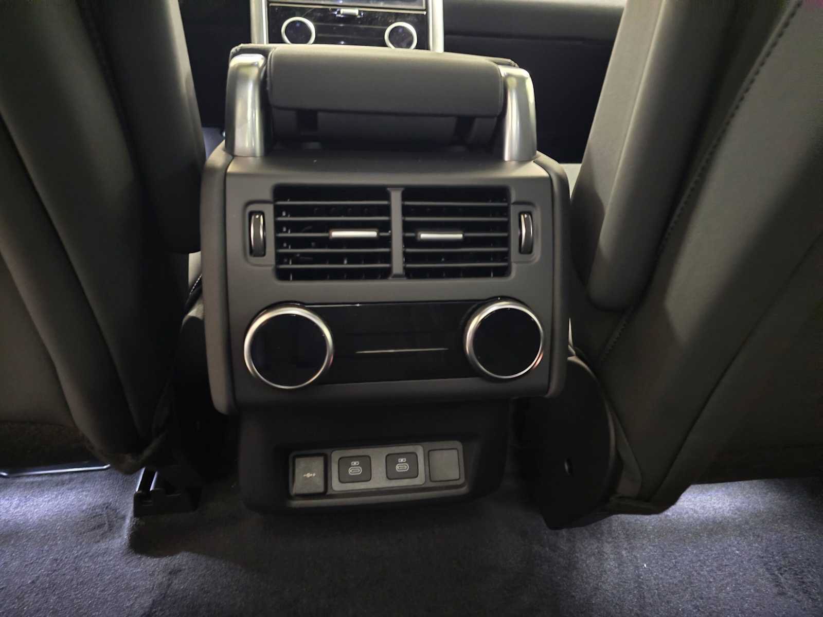 New 2026 Land Rover Discovery S AWD/4WD image 17