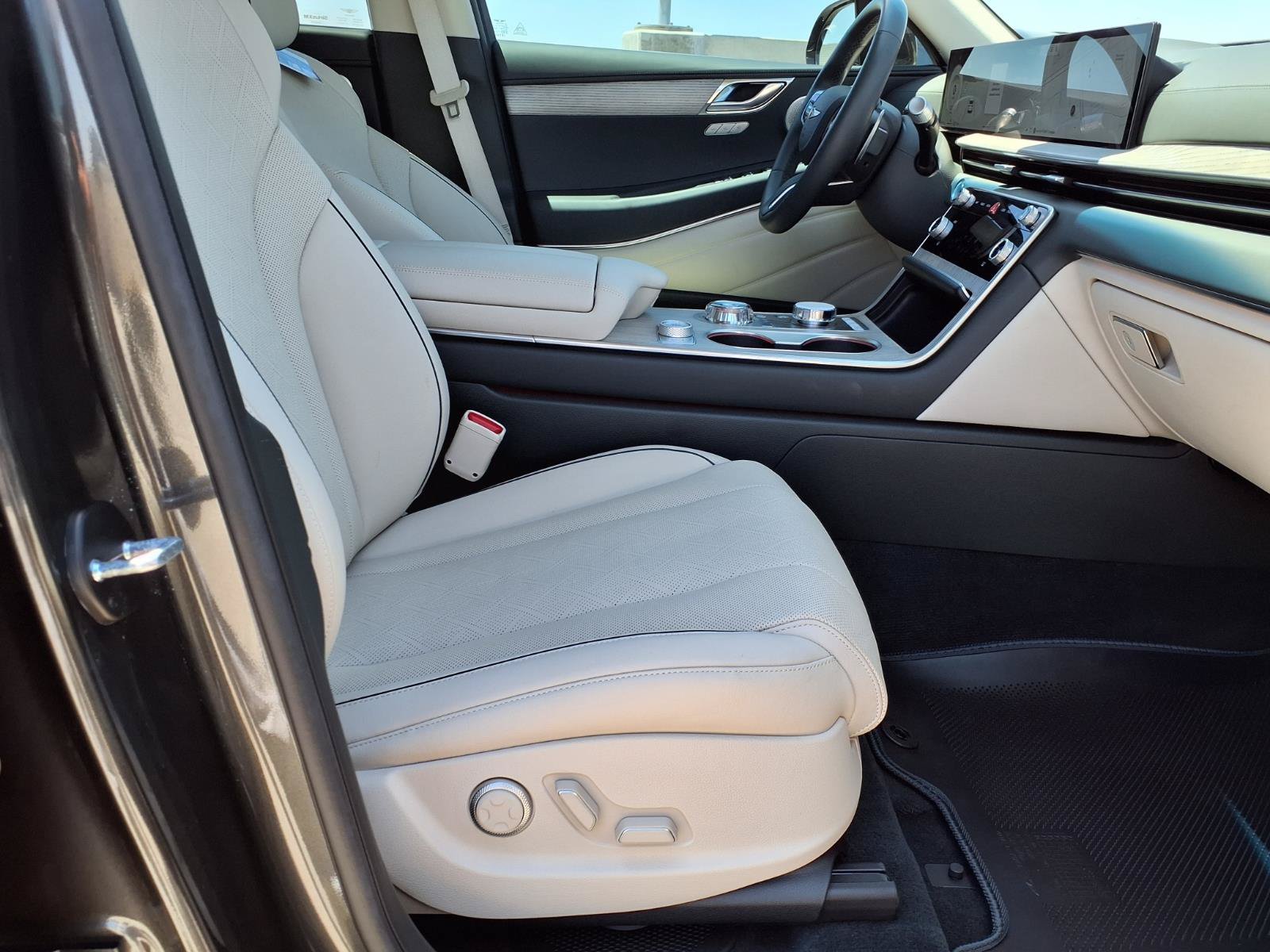 Certified 2026 Genesis GV80 3.5T Advanced AWD/4WD image 11