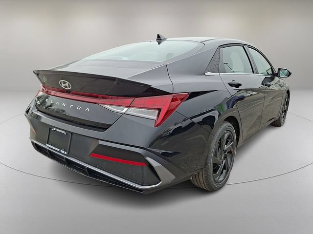 New 2026 Hyundai Elantra SEL Sport Premium FWD image 7