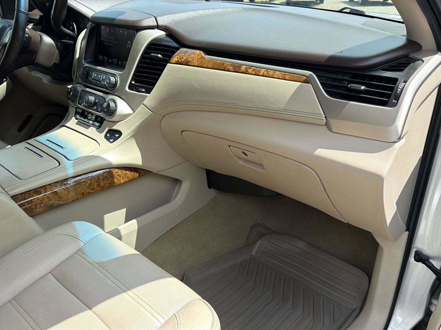 Used 2016 GMC Yukon Denali w/ Open Road Package AWD/4WD image 8