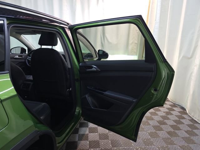 Used 2025 Volkswagen Taos SE image 31