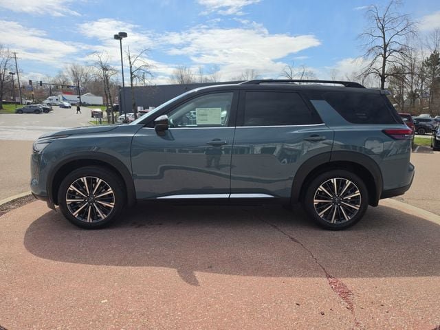 New 2026 Nissan Pathfinder Platinum AWD/4WD image 1