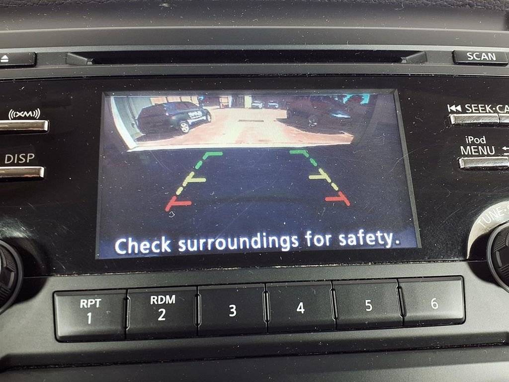 Used 2018 Nissan Titan SV image 15