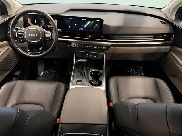 Used 2026 Kia Carnival FWD image 18
