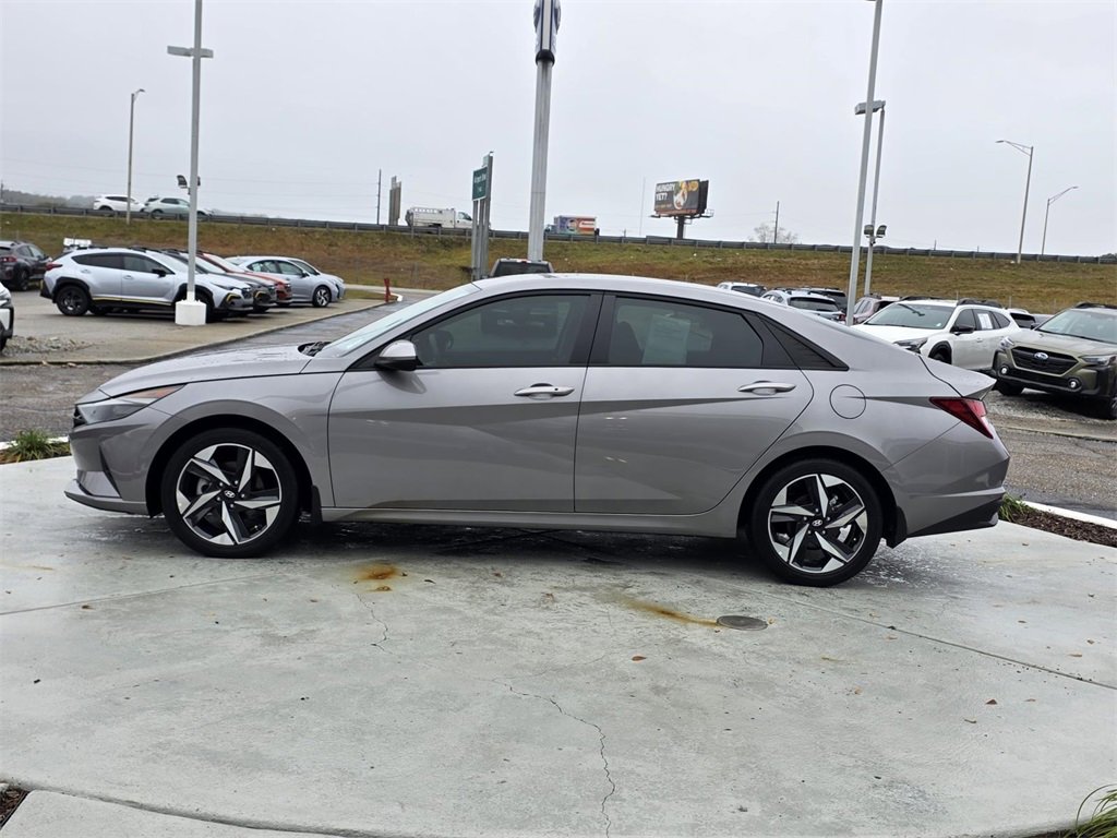 Used 2023 Hyundai Elantra SEL w/ Convenience Package image 6