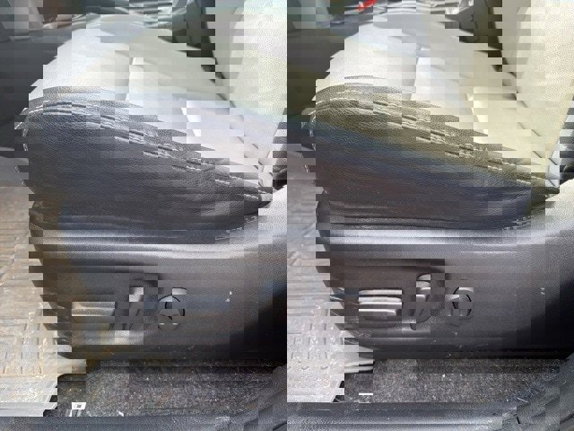 Used 2017 Toyota RAV4 Limited w/ Advanced Technology Package image 9